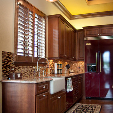 Traditional Style Kitchen with Custom Cabinetry