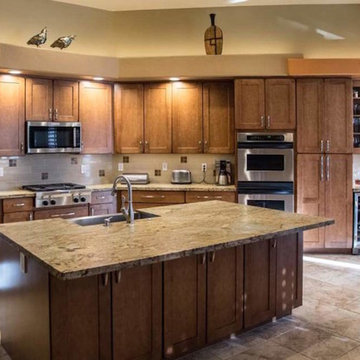 Traditional Style Kitchen with Light Wood Cabinets