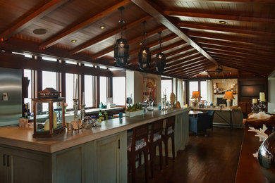 Traditional Style Kitchen with Wood Paneling Ceiling