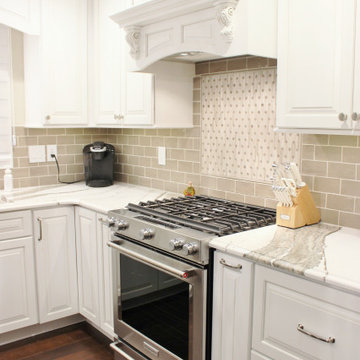 Traditional Two Tone Kitchen With Furniture Island