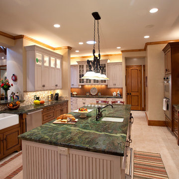 Traditional Two-Toned Kitchen