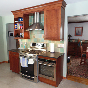 Traditional u-shaped kitchen in Kinnelon, NJ