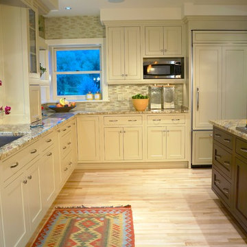 Traditional White Kitchen in Lewistown, MT