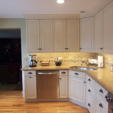 Traditional White Kitchen Remodel in Montgomery, OH