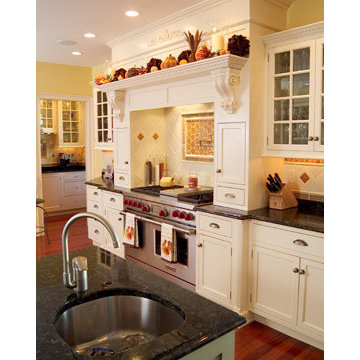 Traditional White Kitchen with Bee Tile