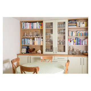 View of Quiet coastal home with outdoor shower, deck, gourmet kitchen, smart TV ...