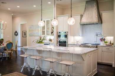 Transitional kitchen photo in New Orleans