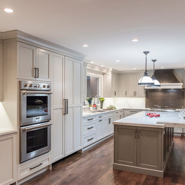 Transitional Eat In Kitchen