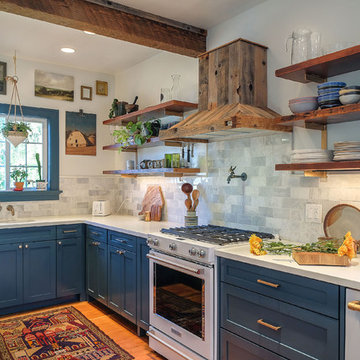 Transitional Farmhouse Kitchen in Vancouver, WA