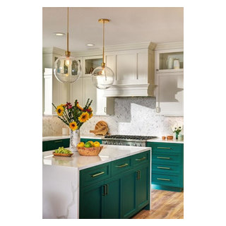 https://st.hzcdn.com/fimgs/pictures/kitchens/transitional-kitchen-green-and-white-cabinets-khoury-design-img~6a21c9540bf33b29_3476-1-1b785eb-w320-h320-b1-p10.jpg