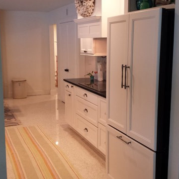 Transitional Kitchen - White painted kitchen
