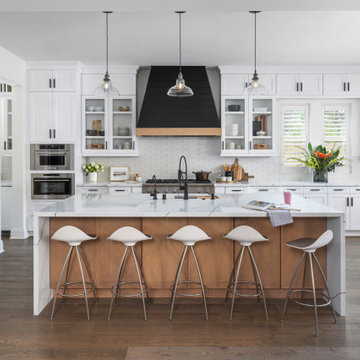 Transitional Kitchen with Bold Statements