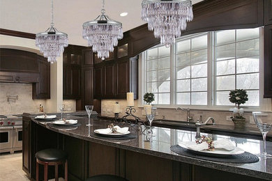 Inspiration for a classic kitchen in Chicago.