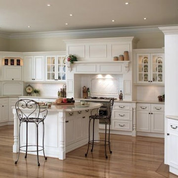 Transitional Style Custom Kitchen and Cabinetry