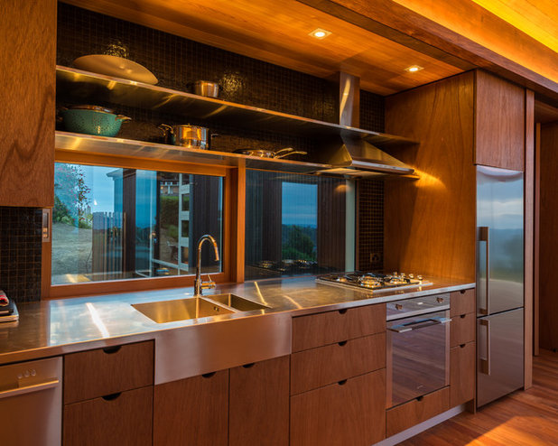 Contemporary Kitchen by Charissa Snijders Architect