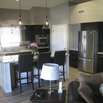 Tucson's Contemporary/Transitional Kitchen