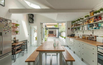 Houzz Tour: A 17th Century Home is Cleverly Extended For Family Living