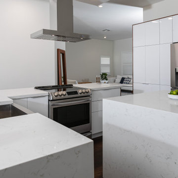 Two kitchen islands / Water fall in countertop