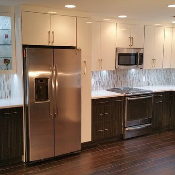 Two Tone High Gloss Kitchen in Downtown St. Pete