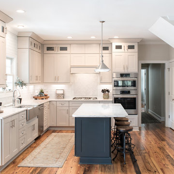 TWO TONE KITCHEN- SCHROCK ENTRA