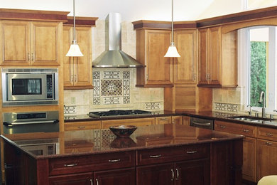 Inspiration for a traditional kitchen in Santa Barbara.