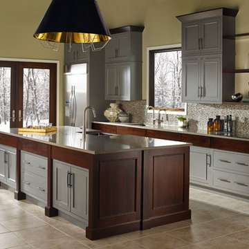 Two-Tone Traditional Dacor Kitchen