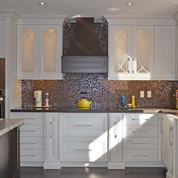Two-tone Transitional Kitchen