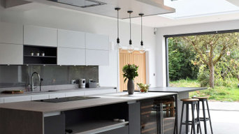 TWO TONED OPEN-PLAN KITCHEN