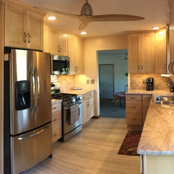 Updated River House- LeClaire, IA