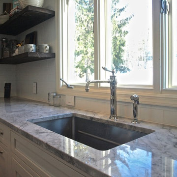Urban Country Farmhouse sink with a view