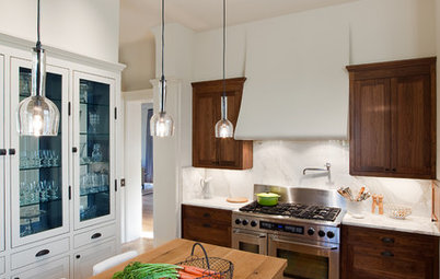 Pick the Right Pendant for Your Kitchen Island