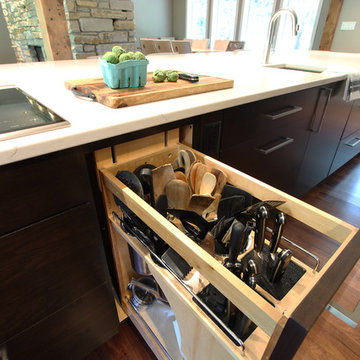 Utensil Pullout with Knife Block