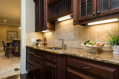 Example of a classic kitchen design in Charlotte