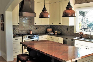 Inspiration for a transitional kitchen remodel in San Francisco