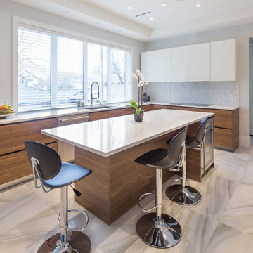 Vancouver West Side: Dual Toned Contemporary Kitchen and Bathroom
