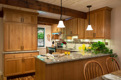 Example of a trendy kitchen design in Burlington