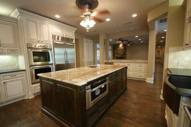 Elegant kitchen photo in Dallas