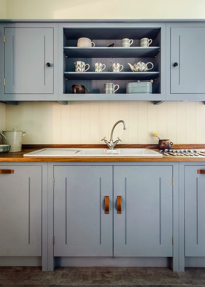 Traditional Kitchen by British Standard by Plain English