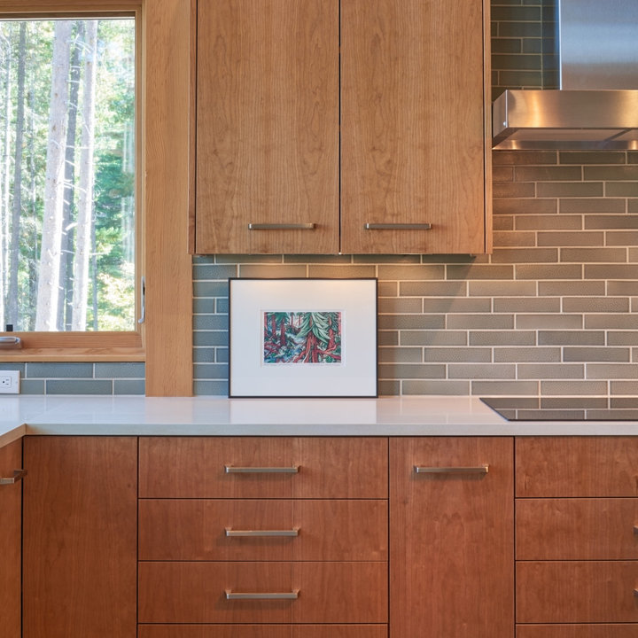 Cherry With Quartz Countertop Photos & Ideas Houzz