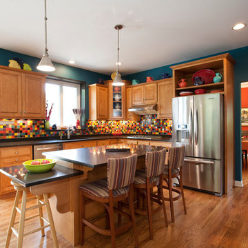 Vibrant Kitchen Backsplash