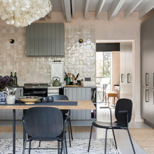 London Houzz Tour: A Converted Dairy With a Magical Courtyard