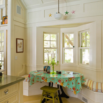 Inspiration for a country eat-in kitchen remodel in San Francisco