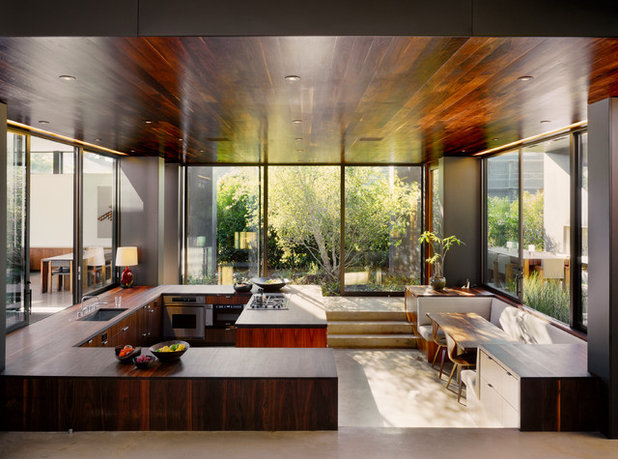 Modern Kitchen by MK Properties