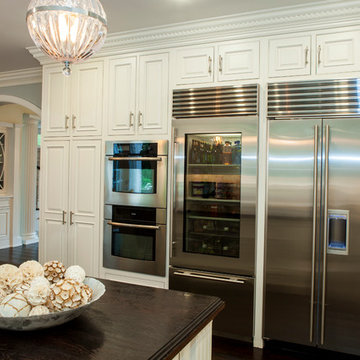 Villanova, PA :  Kitchen with view of Stainless Steel Appliances and DR