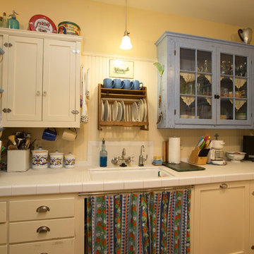 Vintage Kitchen and Powder Room Design