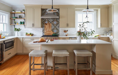 Kitchen of the Week: Beige Cabinets and a Vintage Vibe