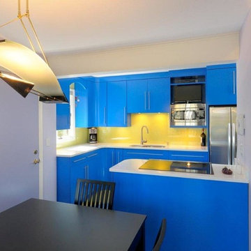 Vivid Bright Colors: Kitchen and laundry room