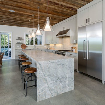 VV - 2 Story Farmhouse