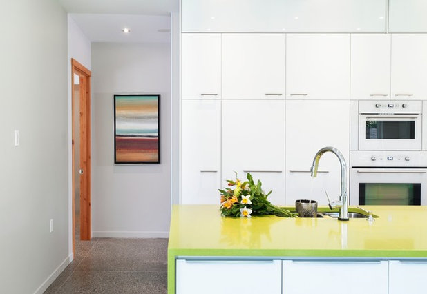 Contemporary Kitchen by NZ Builders Ltd