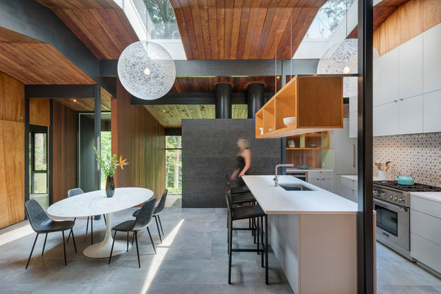 Retro Kitchen by Flavin Architects